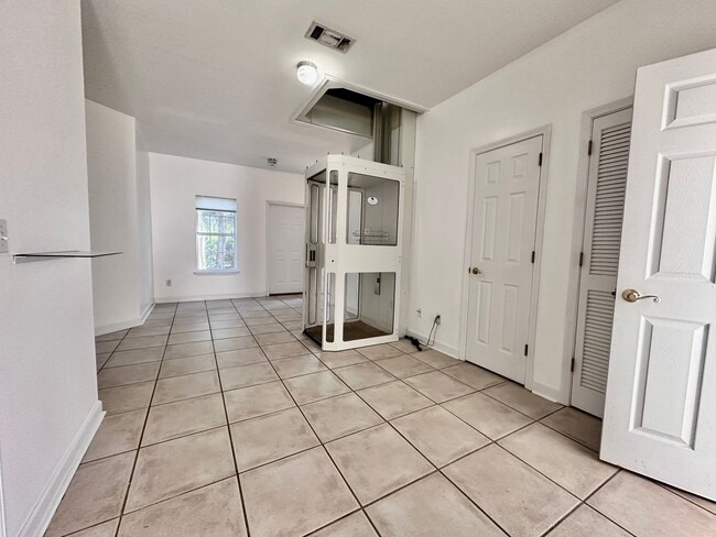 Building Photo - Live Near the Water – 3-Bedroom Home with ...