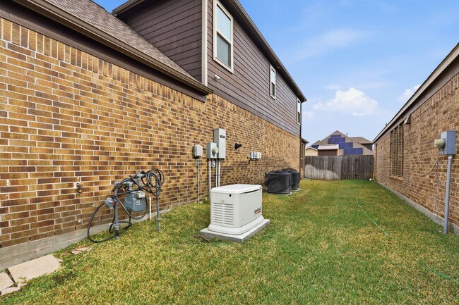 Building Photo - 24714 Longwood Forest Dr