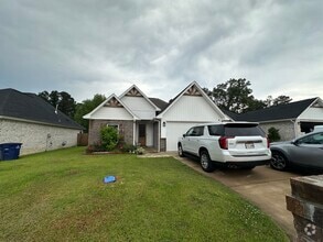 Building Photo - 103 Piney Cv