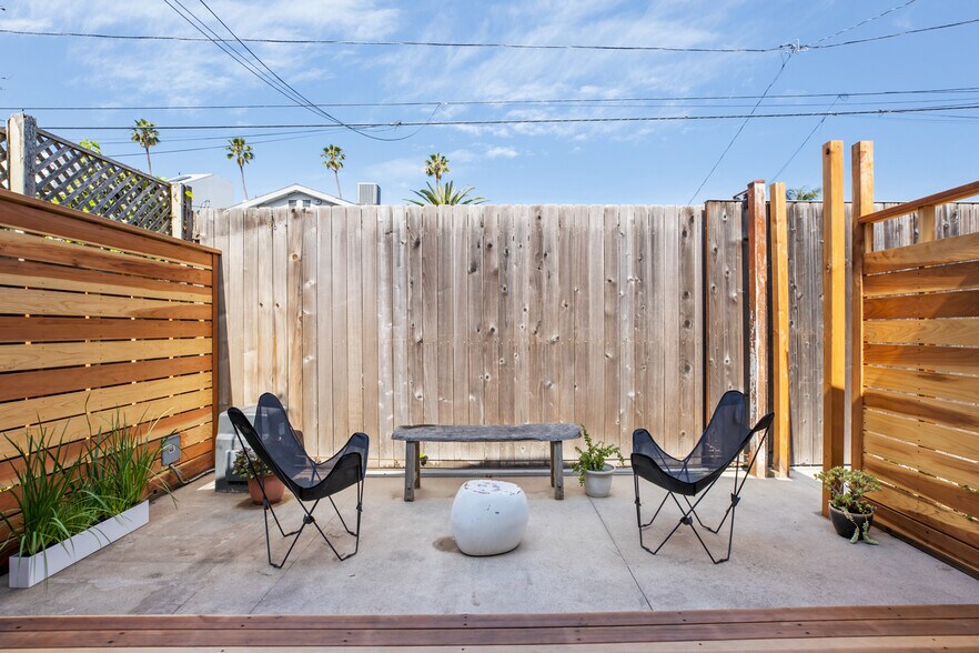 Courtyard From Bedroom - 925 Milwood Ave