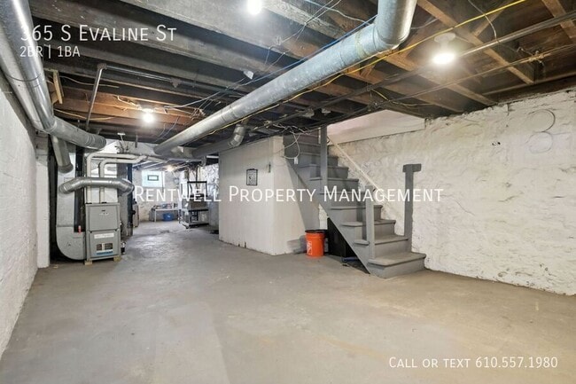 Building Photo - 365 S Evaline St