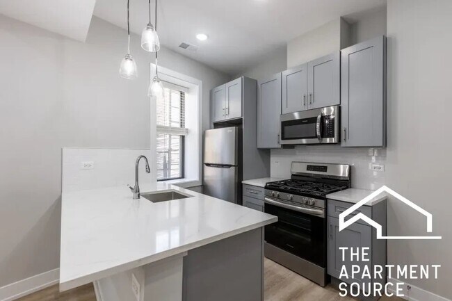 Building Photo - 432 W Belden Ave
