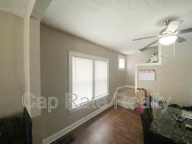 Building Photo - 616 S Ogden Ave