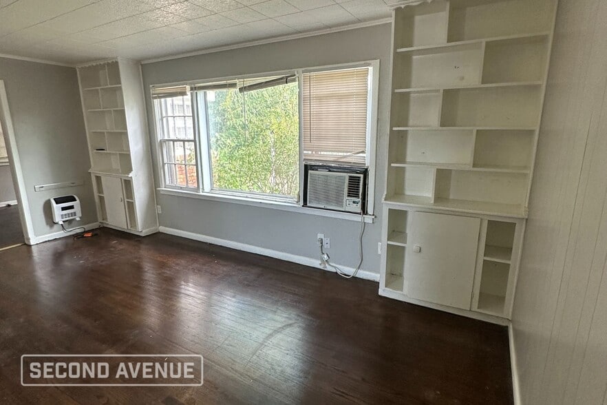 Building Photo - 1565 SW 43rd St