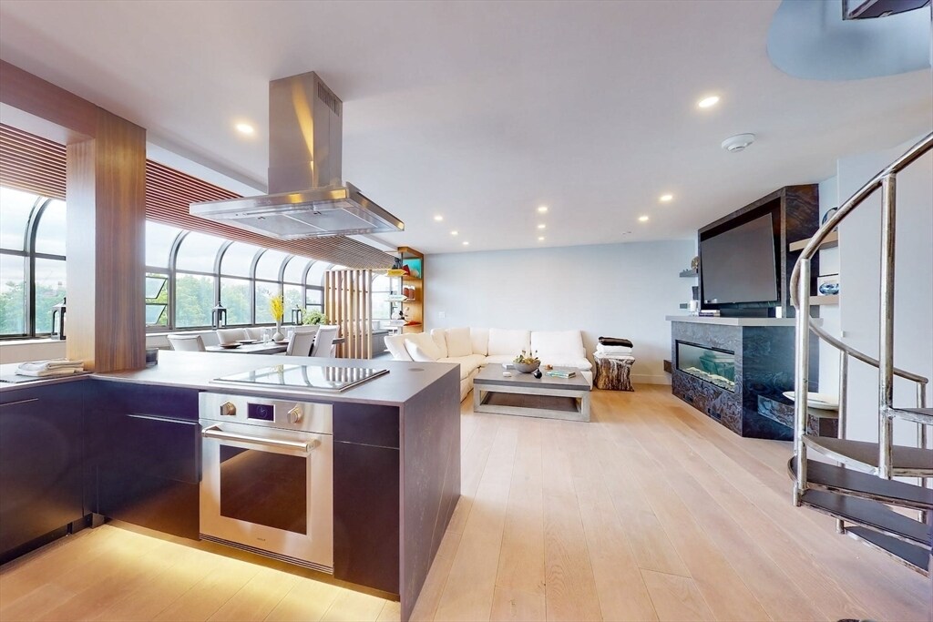 Building Photo - 265 Beacon St