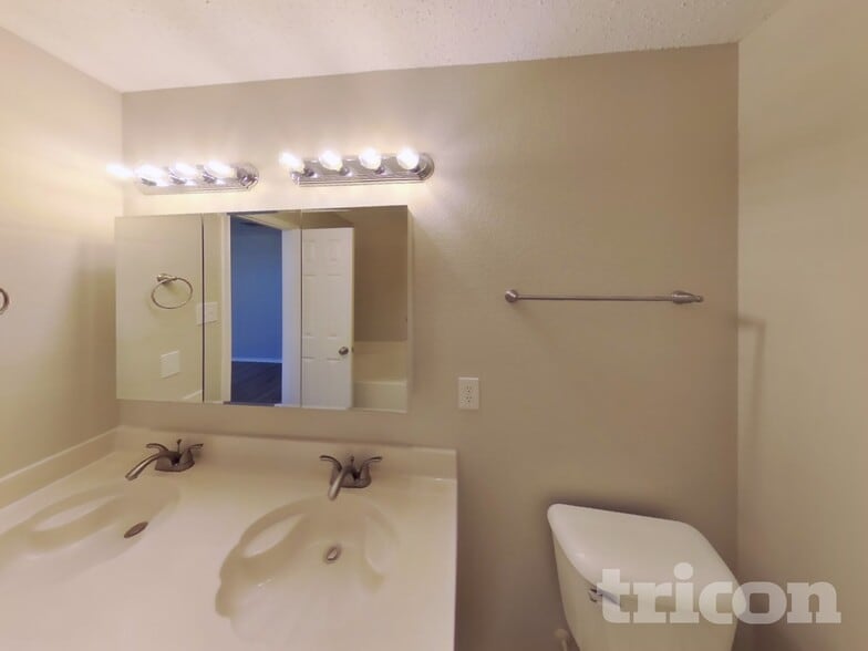 Building Photo - 9201 Riding Stable Ln