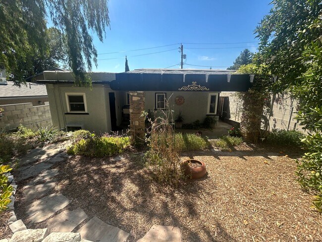 Building Photo - Charming 1951 Tujunga Home – Hillside Hide...