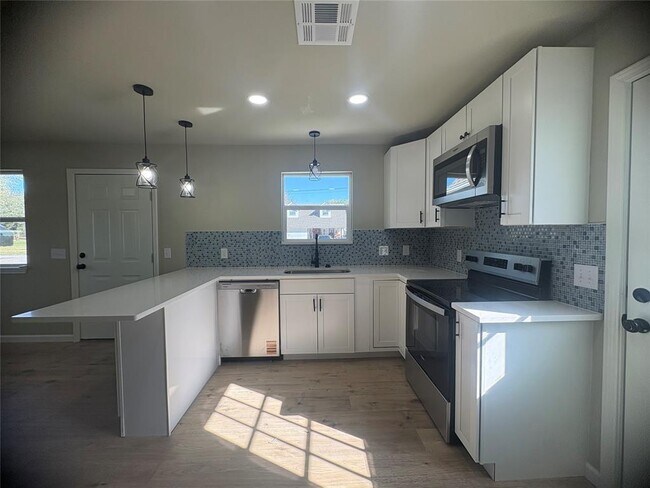 Building Photo - 205 NW 2nd St