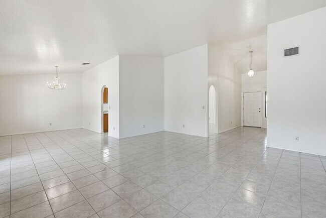 Building Photo - 8063 S New Abbey Dr