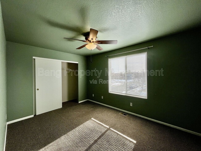 Building Photo - 1217 Bluejay Ave