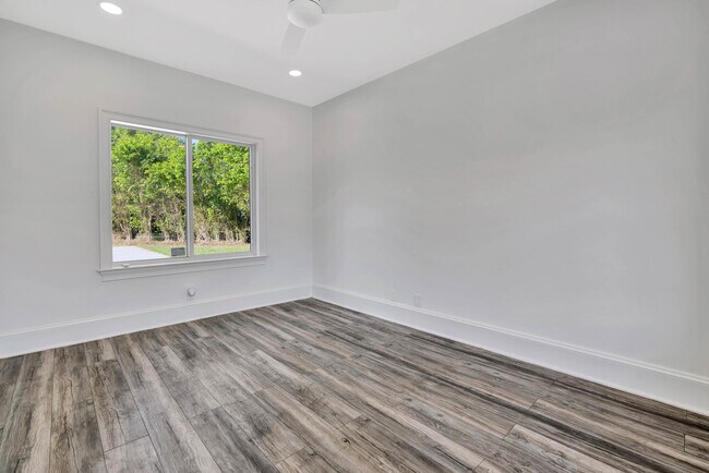 Building Photo - 7693 Steeplechase Dr