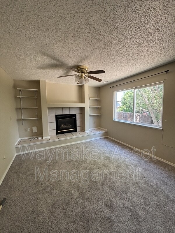 Building Photo - 5735 Grapevine Dr