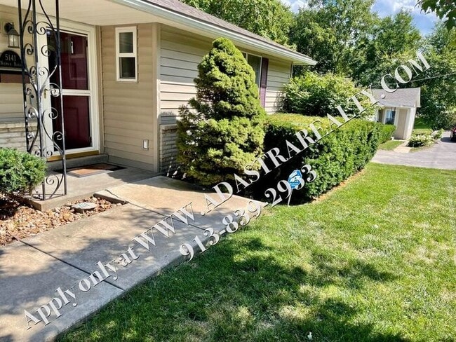Building Photo - Beautiful Ranch Home in Shawnee-Available ...