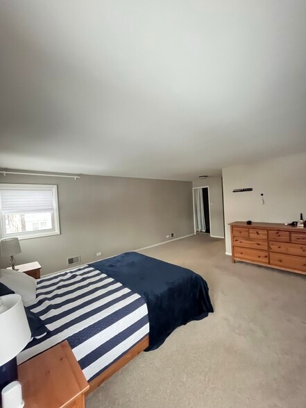 Building Photo - 1034 Chestnut St