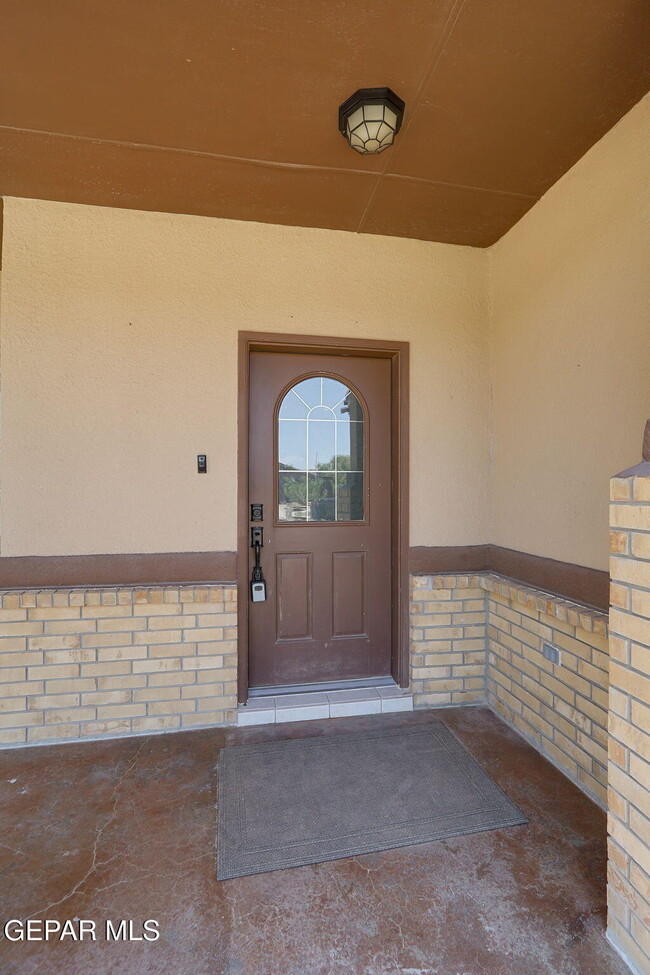 Building Photo - 13913 Golden Mesa Ct
