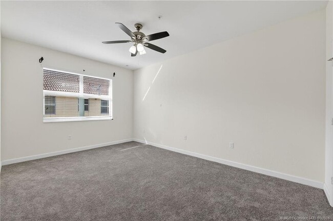 Building Photo - 9504 SW Otter Ln