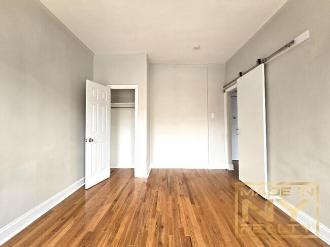 Building Photo - 1 bedroom in ASTORIA NY 11103