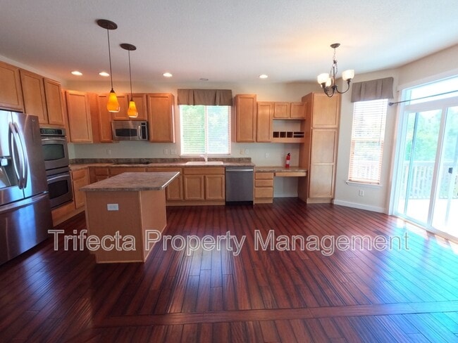 Building Photo - 2215 Harvest St