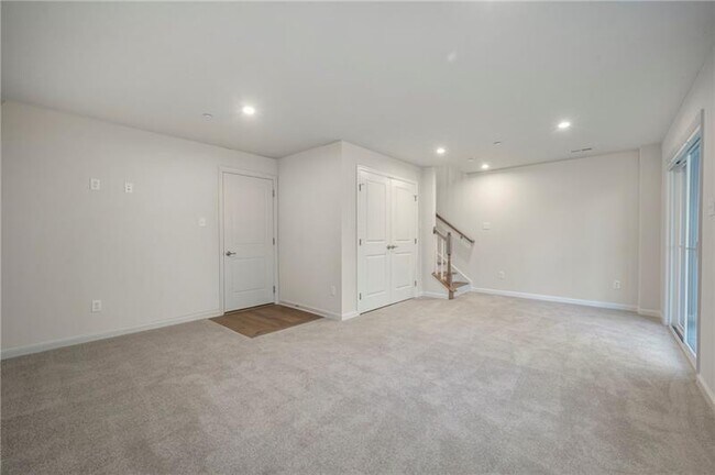 Building Photo - 204 Scenic Dr