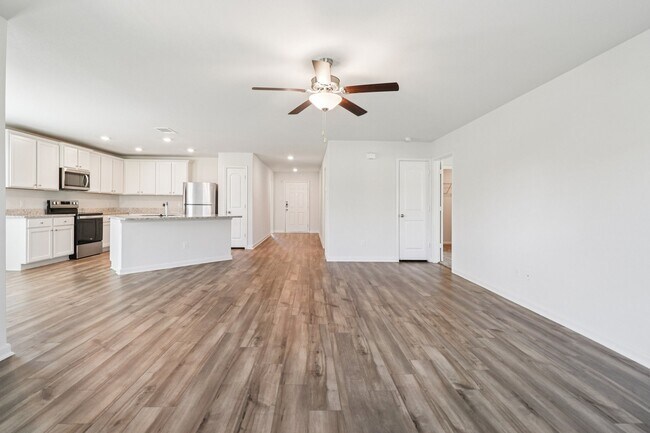 Building Photo - 3909 Crown Ct