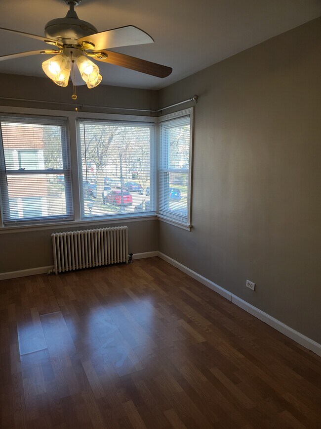 Building Photo - 422 Elmwood-R-1