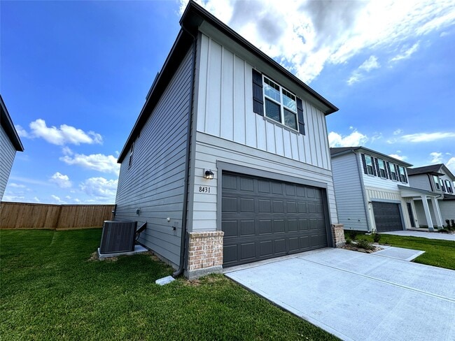 Building Photo - 8431 Vacek Xing Wy