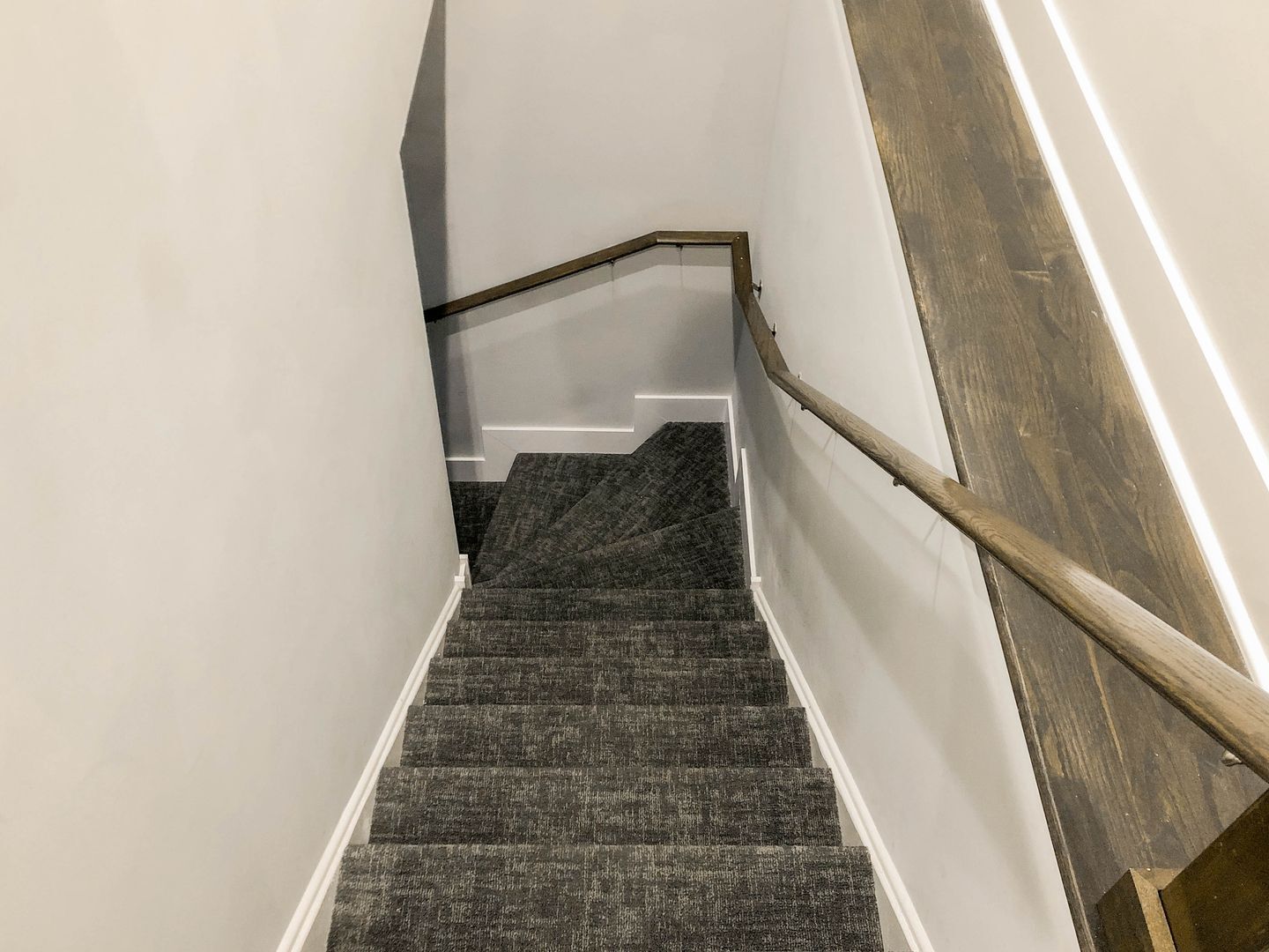 Building Photo - 1952 W Nelson St