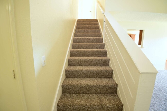 Building Photo - Spacious 3-Bedroom Home in Jenks School District with Bonus Loft & Private Patio