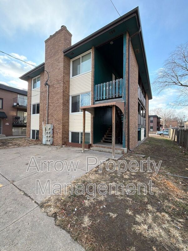 Building Photo - 660 S 20th St