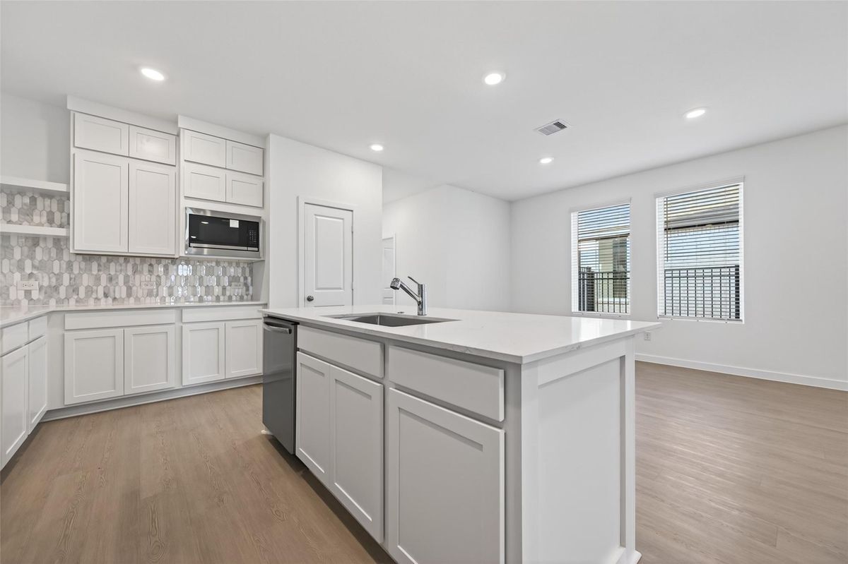 Building Photo - 27435 Sunterra Village Dr