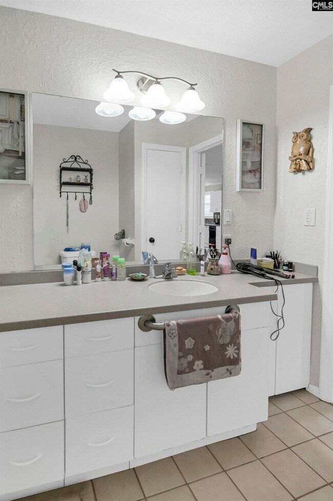 Building Photo - 315 Gardners Terrace Rd