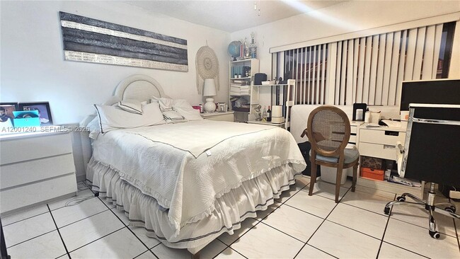 Building Photo - 520 NW 109th Ave