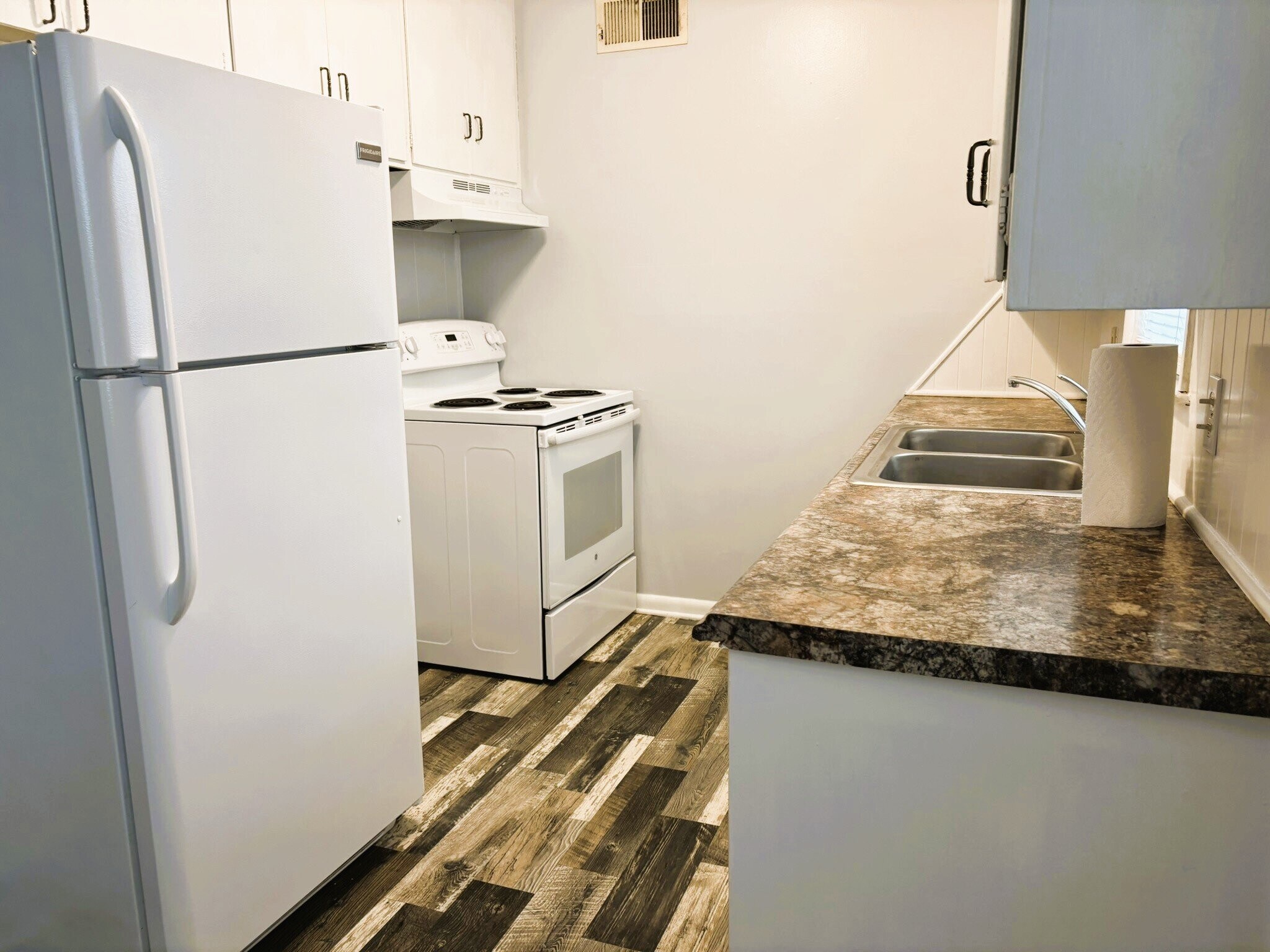 Building Photo - 3425 S Handley St