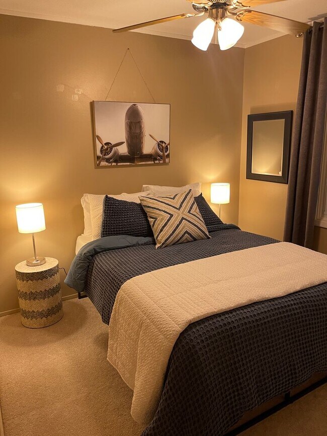 Building Photo - Furnished Bungalow with 2BD 2BTH near WITC and UWS!!  Short Term Available, Most Utilities Included!