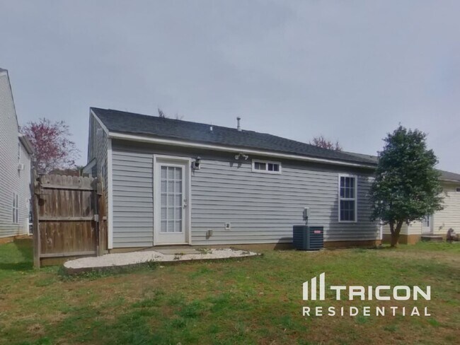 Building Photo - 10429 Hugue Way
