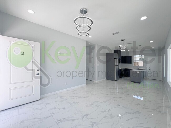 Building Photo - 913 N Woodson Ave