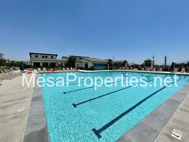 Building Photo - 3230 E Yountville Dr