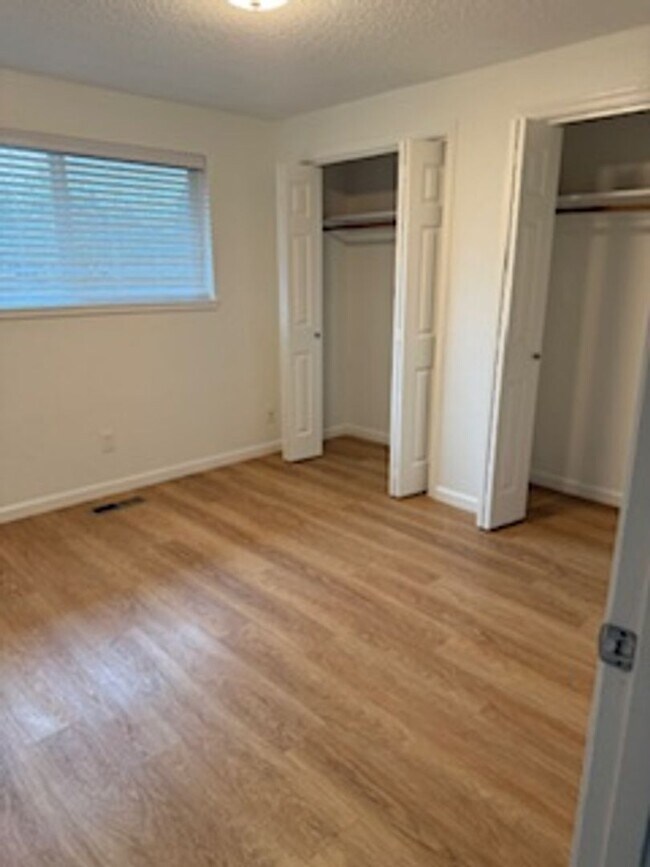 Building Photo - 11217-11219 105th Ave SW