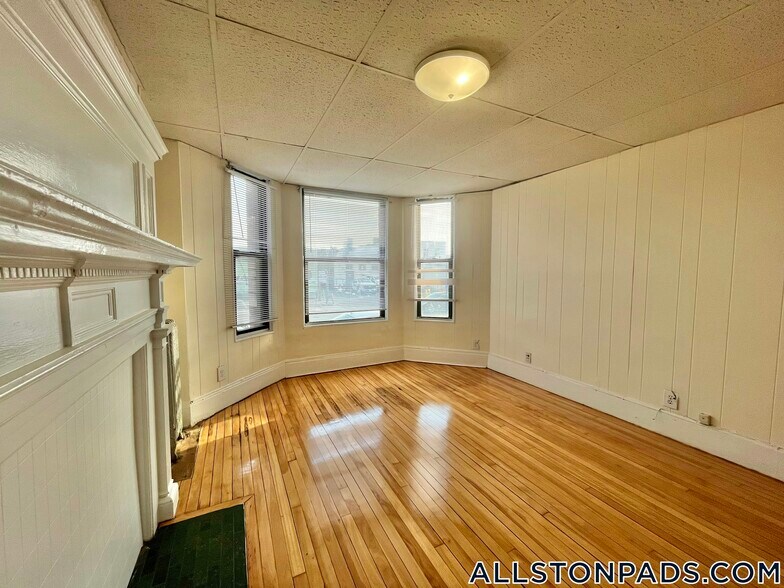 Building Photo - 437 Cambridge St