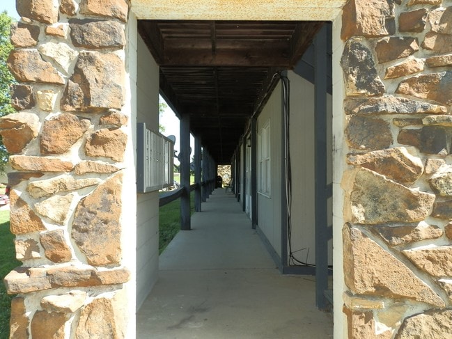 Building Photo - Stone Manor
