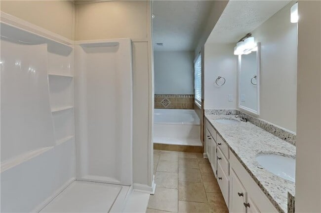 Building Photo - 3472 Erin Glen NW