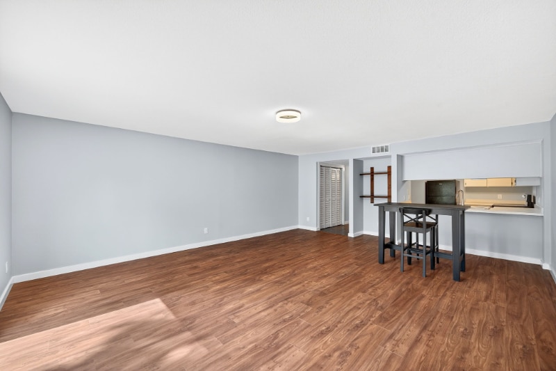 Building Photo - 201 S Arrawana Ave