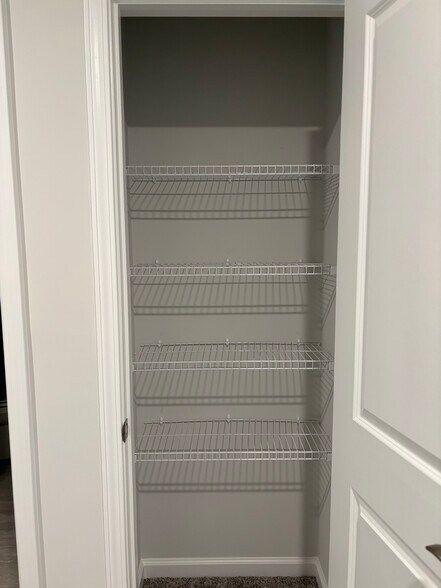 Building Photo - 124 Abbots Mill Dr