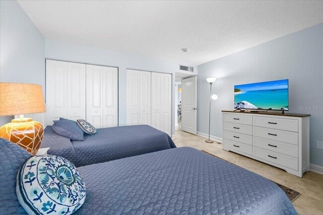 Building Photo - 440 S Gulfview Blvd