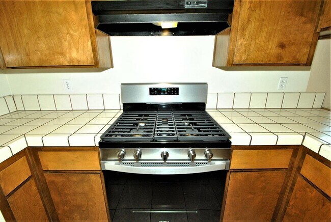 Building Photo - Lovely 4 Bedroom home in Clovis Unified