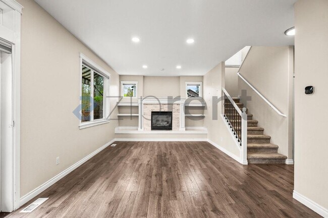 Building Photo - 7413 NE 200th St