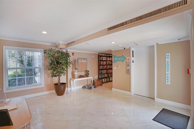 Building Photo - 1461 S Ocean Blvd