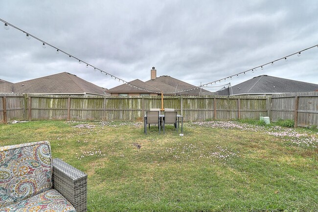 Building Photo - 3033 Alta Gigonella St