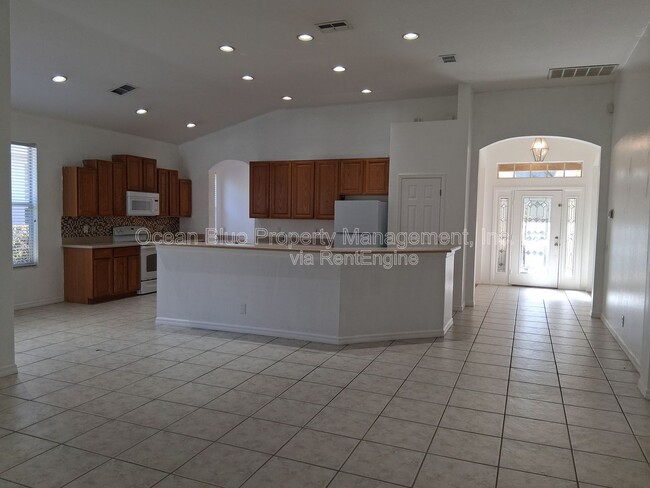 Building Photo - 10214 Evergreen Hill Dr