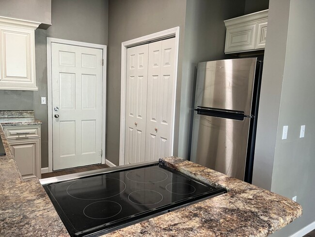 Building Photo - 3 Bed / 1 Bath Home Downtown Corbin